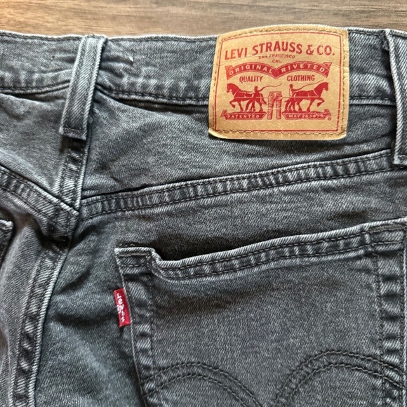 Levi’s Premium Wedgie Fit Jeans | Waist 28 x Length 28 - Picture 4 of 7